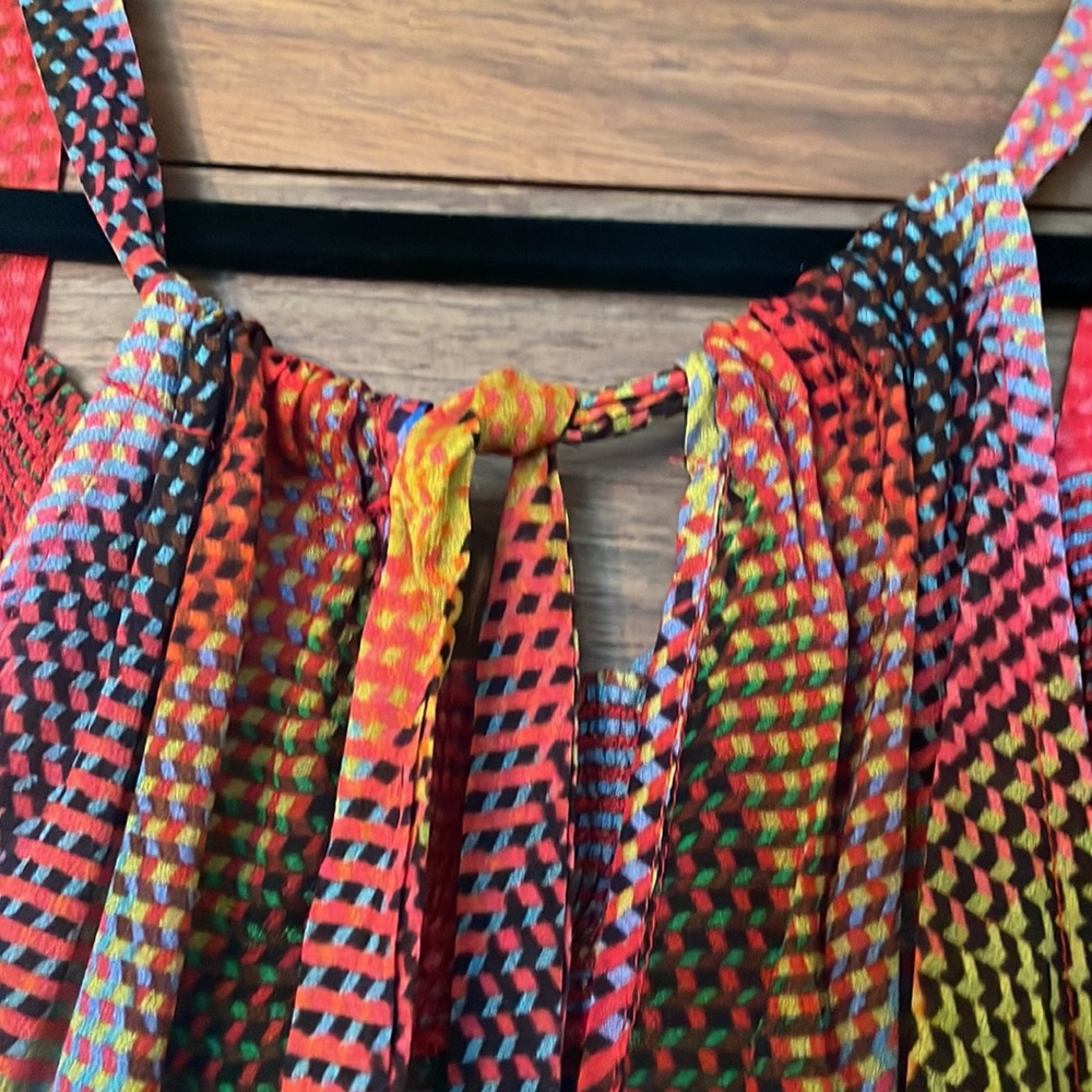 Adorable top from Anthropologie. - Picture 3 of 5